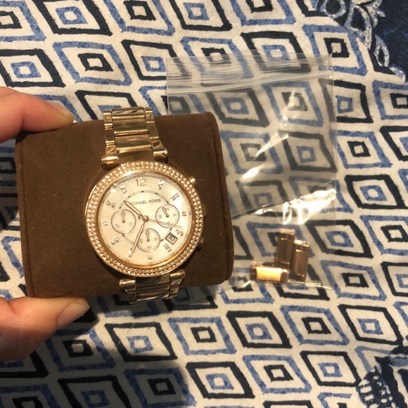 Michael Kors rose gold watch - Picture 2 of 3